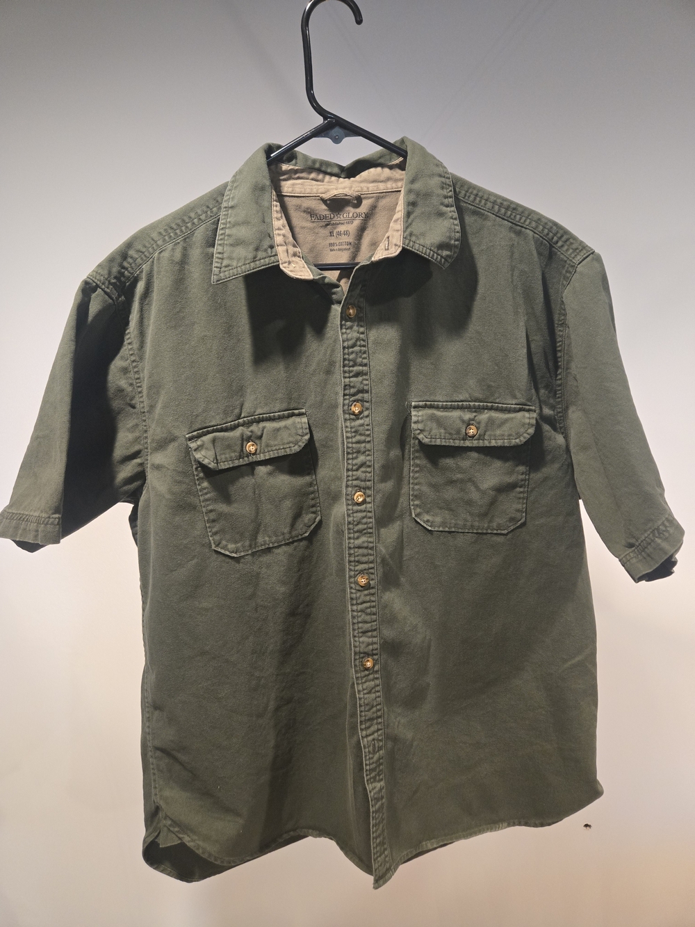 Faded Glory Men's Short-Sleeve Button-Down Shirt in Olive Green
